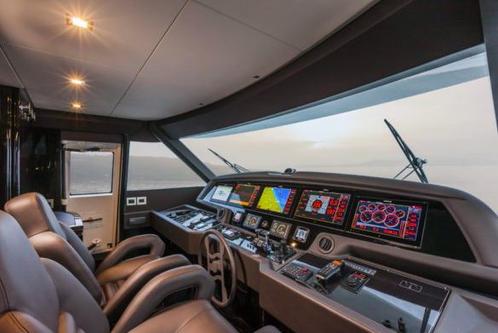 Up to 12 persons can enjoy a ride on this Mega yacht boat
