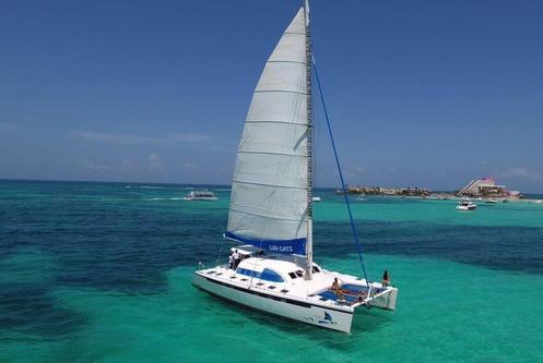 Catamaran boat rental in Marina Chac Chi, Mexico