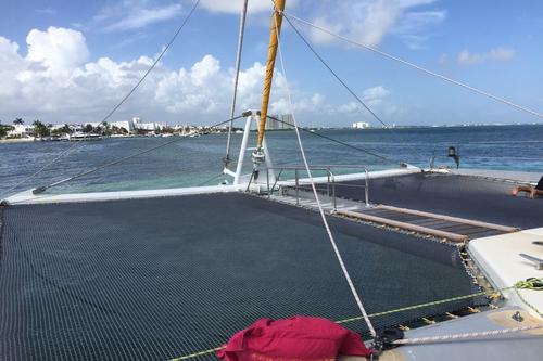 This 75.0' Custom cand take up to 80 passengers around Cancun