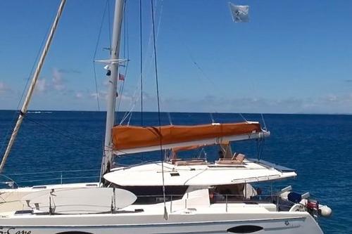Cruise BVI waters on this modern and beautiful catamaran !