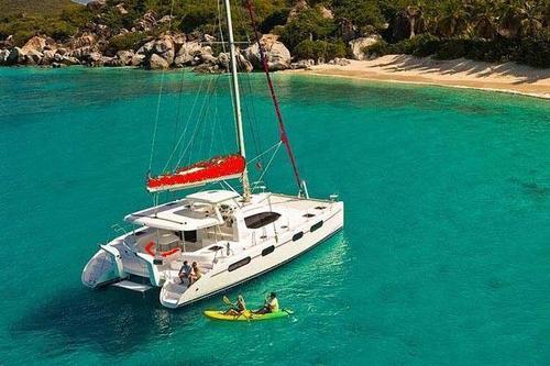 Enjoy Caribbean's waters on this wonderful catamaran !