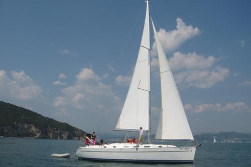 Bareboat on 43 feet sailing boat in Genoa (Italy)