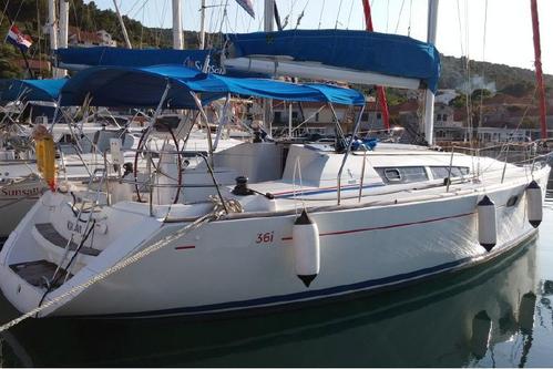 Dream Vacations in Cyclades on a Jeanneau Sun Odyssey 36i