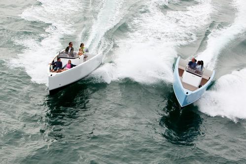 This 23.0' Smartboat cand take up to 6 passengers around Copiague