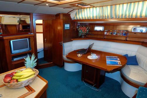 This 55.0' ATLANTIC cand take up to 8 passengers around Saronic Gulf