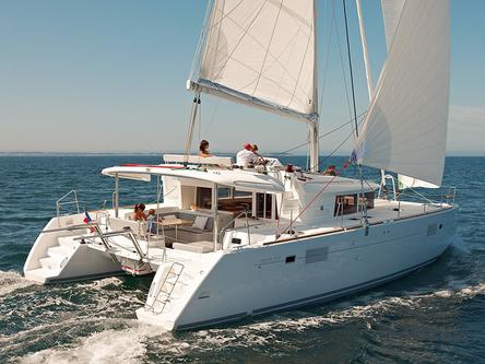 Up to 8 persons can enjoy a ride on this Lagoon boat