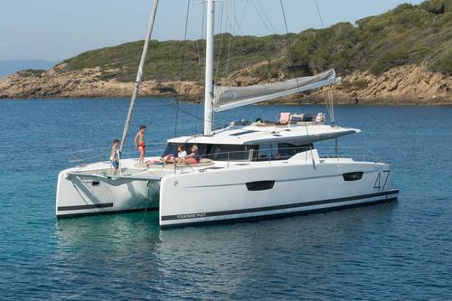 42.65 feet Fountaine Pajot in great shape