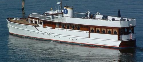 Boating is fun with a Motor yacht in Jupiter