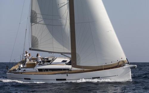 This 46.0' Dufour cand take up to 10 passengers around Olbia
