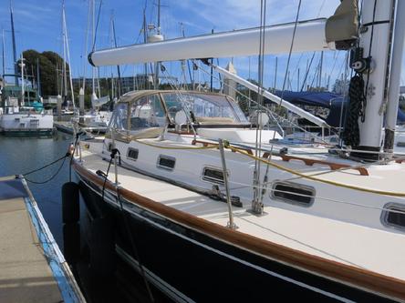 Have fun in San Francisco on board our 41' cruising monohull