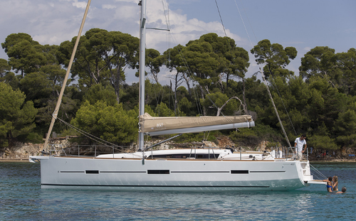 Have a fantastic time with your loved ones in Italy onboard Dufour 460