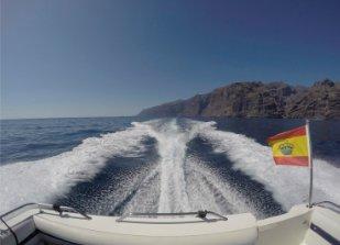 This 111.0' Fairline cand take up to 10 passengers around Santa Cruz De Tenerife