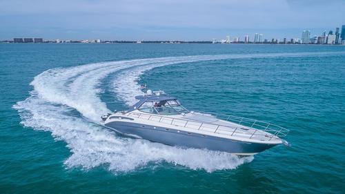 Enjoy 54′ SEARAY SUNDANCER in South Beach
