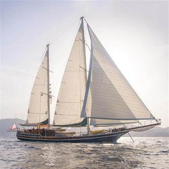 This 111.54' Custom cand take up to 12 passengers around Bodrum