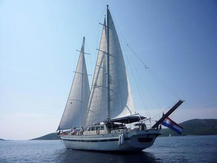 Classic boat for rent in Split