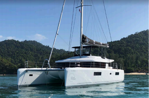 Lagoon boat for rent in Phuket