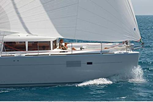 Set your dreams in motion in Italy aboard 45' cruising catamaran