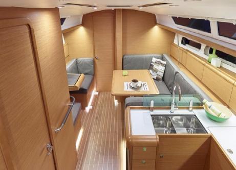 Discover Baie Ste Anne surroundings on this 419 Sun Odyssey boat