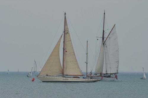 Schooner boat for rent in Riau