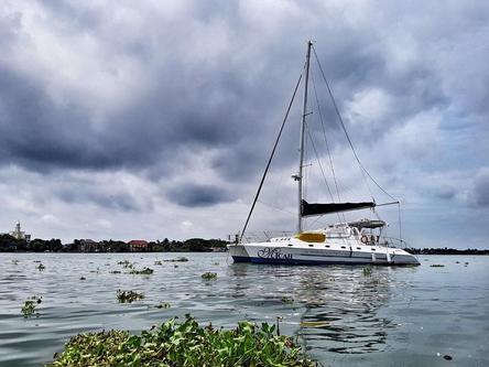 This catamaran charter is perfect to enjoy Maldives