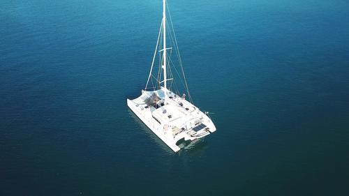 Up to 15 persons can enjoy a ride on this Trimaran boat