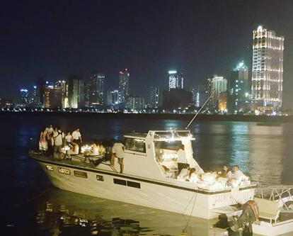 Boating is fun with a Motor yacht in Manila