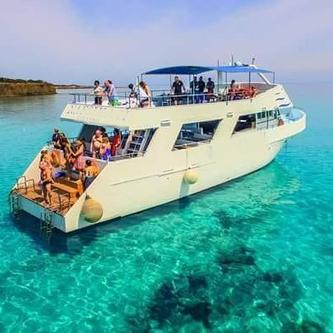 Boating is fun with a Motor yacht in Poli Crysochous