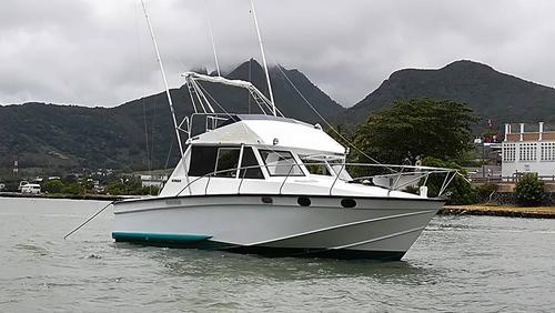 Cuddy cabin boat for rent in Flacq