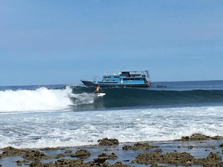 This 85.0' Custom cand take up to 12 passengers around Sumatra