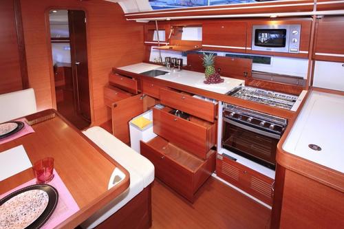 Up to 8 persons can enjoy a ride on this Dufour boat