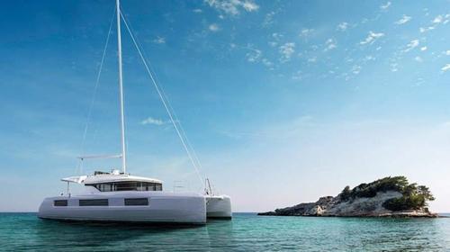 Discover Port Klang surroundings on this Custom Custom boat