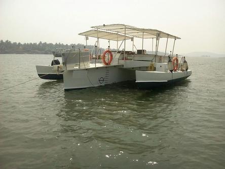Boat rental in Morjim, 