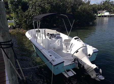 Center console boat for rent in Green Turtle Cay