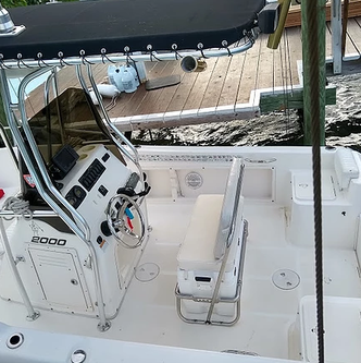Discover Green Turtle Cay surroundings on this Custom Custom boat