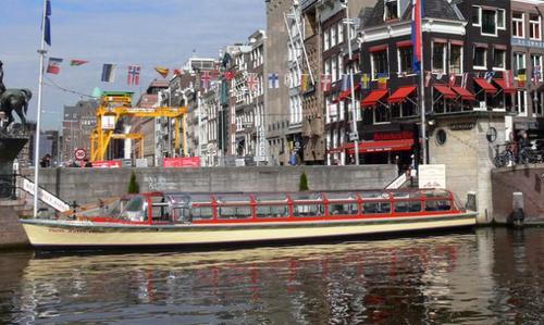 Experience boating at its best on a this electric boat charter