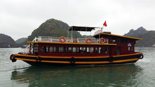 Take this awesome motor boat for a spin!