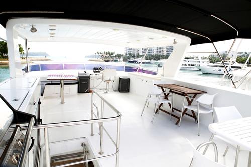 Mega yacht boat for rent in Sentosa Cove