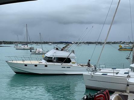 This  motor boat rental is perfect to enjoy Grand-Baie