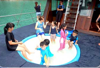 Discover Koh Samui surroundings on this Custom Custom boat