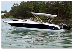 Charter this amazing motor boat in Bel Ombre
