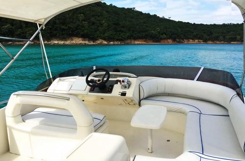 This 50.0' Princess cand take up to 15 passengers around Pattaya
