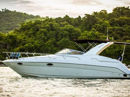 Boating is fun with a Motor yacht in Pattaya