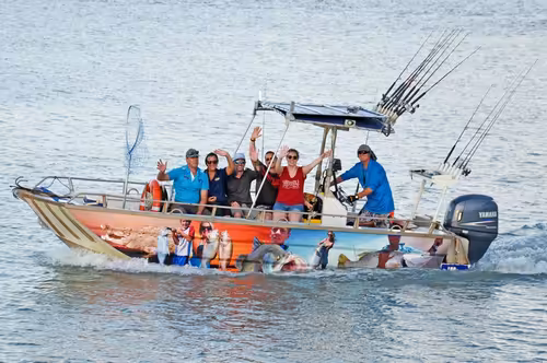 Up to 8 persons can enjoy a ride on this Center console boat