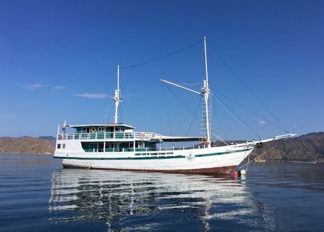 Hop aboard this amazing schooner rental in Indonesia!