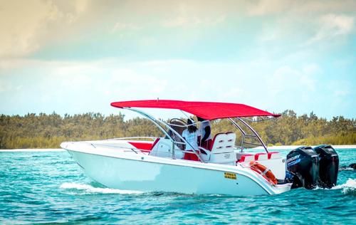 This motor boat rental is perfect to enjoy Flacq