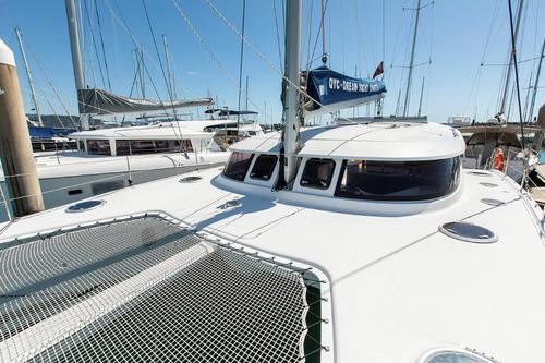 Discover Whitsundays  in style boating on this 39 ft catamaran rental