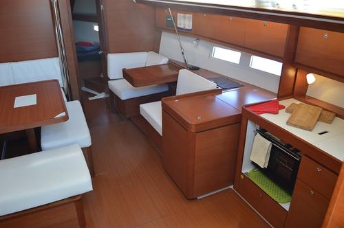 Up to 6 persons can enjoy a ride on this Dufour boat