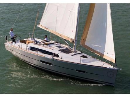 Cruise in style on this amazing sail boat for rent