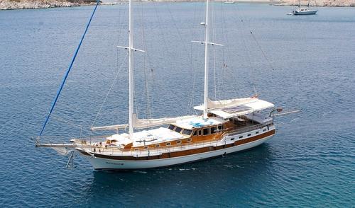 Discover Bodrum surroundings on this Custom Custom boat