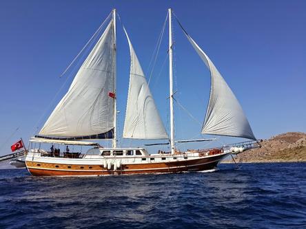 Enjoy luxury and comfort on this sail boat rental